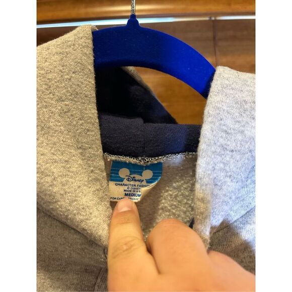 VTG 1980s' Walt Disney World Epcot Center M Grey Button Up Sweater - Picture 2 of 3